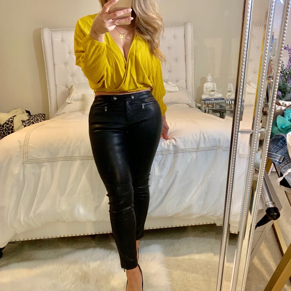 🔥NORDSTROM SIGNATURE LEATHER LEGGINGS - Picture 3 of 5